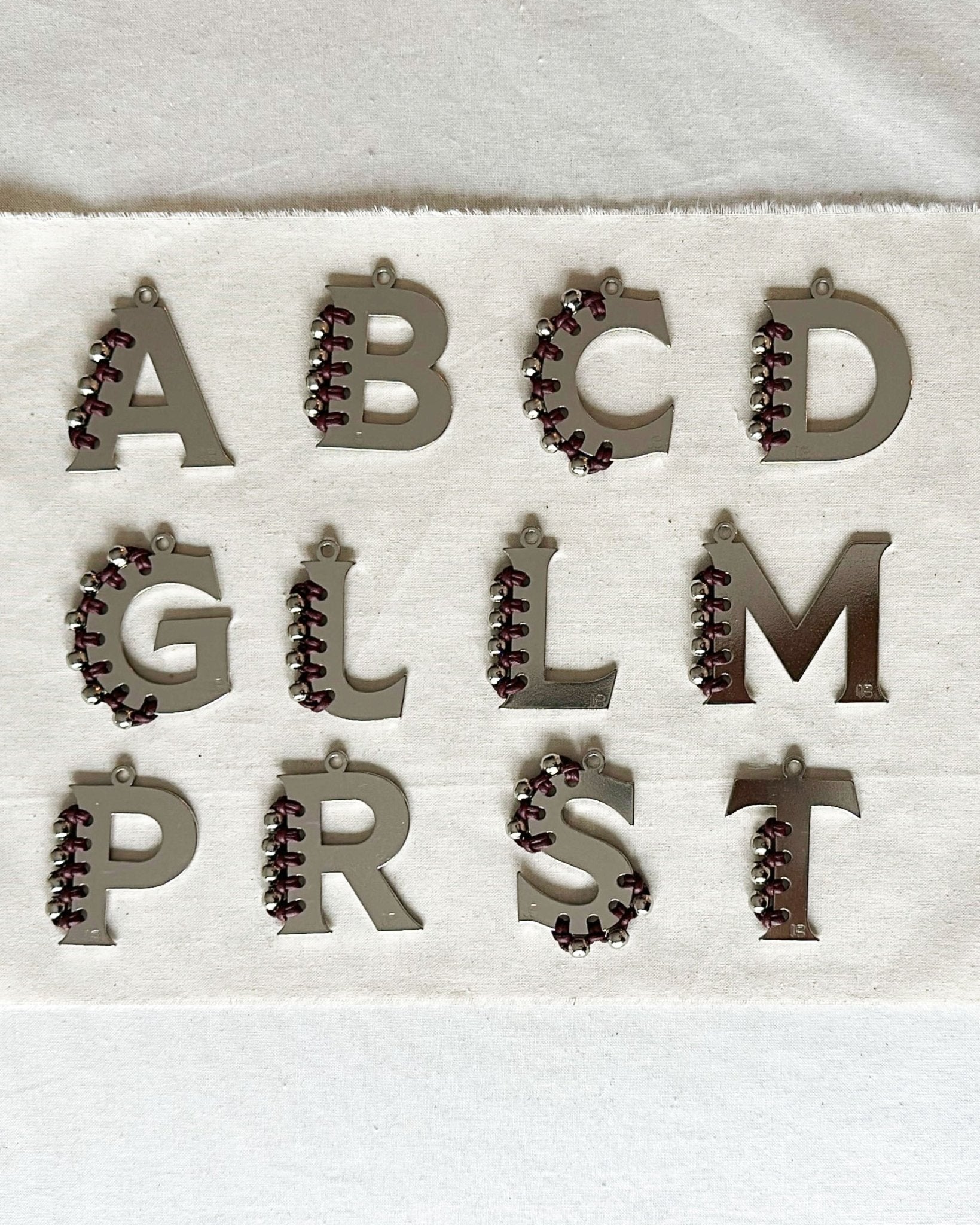 KITESY MARTIN STUDIONecklaceNECKLACE LE MONOGRAMME SILVERED/BURGUNDY