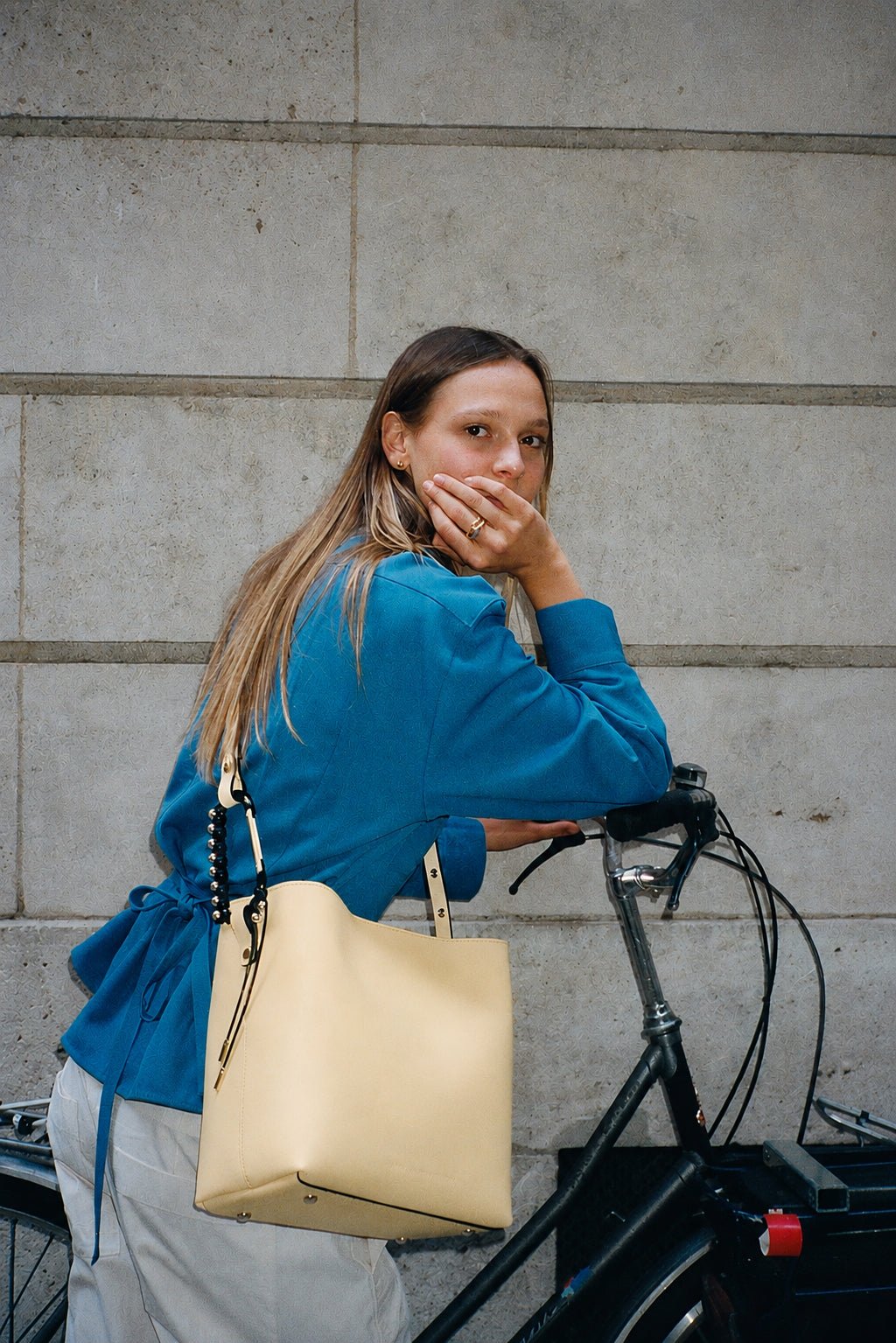 KITESY MARTIN STUDIOHANDBAGHANDBAG LE SAC SEAU BUTTER